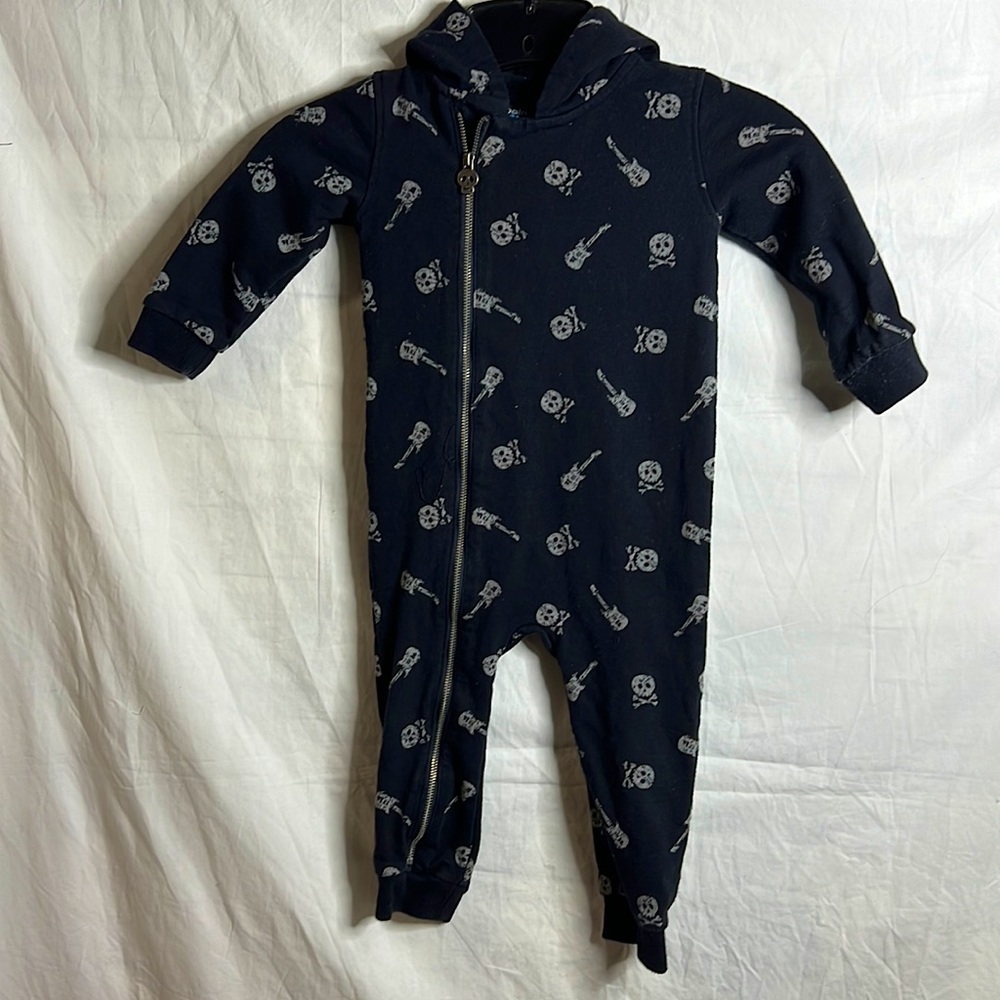 Koala Kik Skulls & Guitars Footless Onesie Hoodie
Size 12-18 m